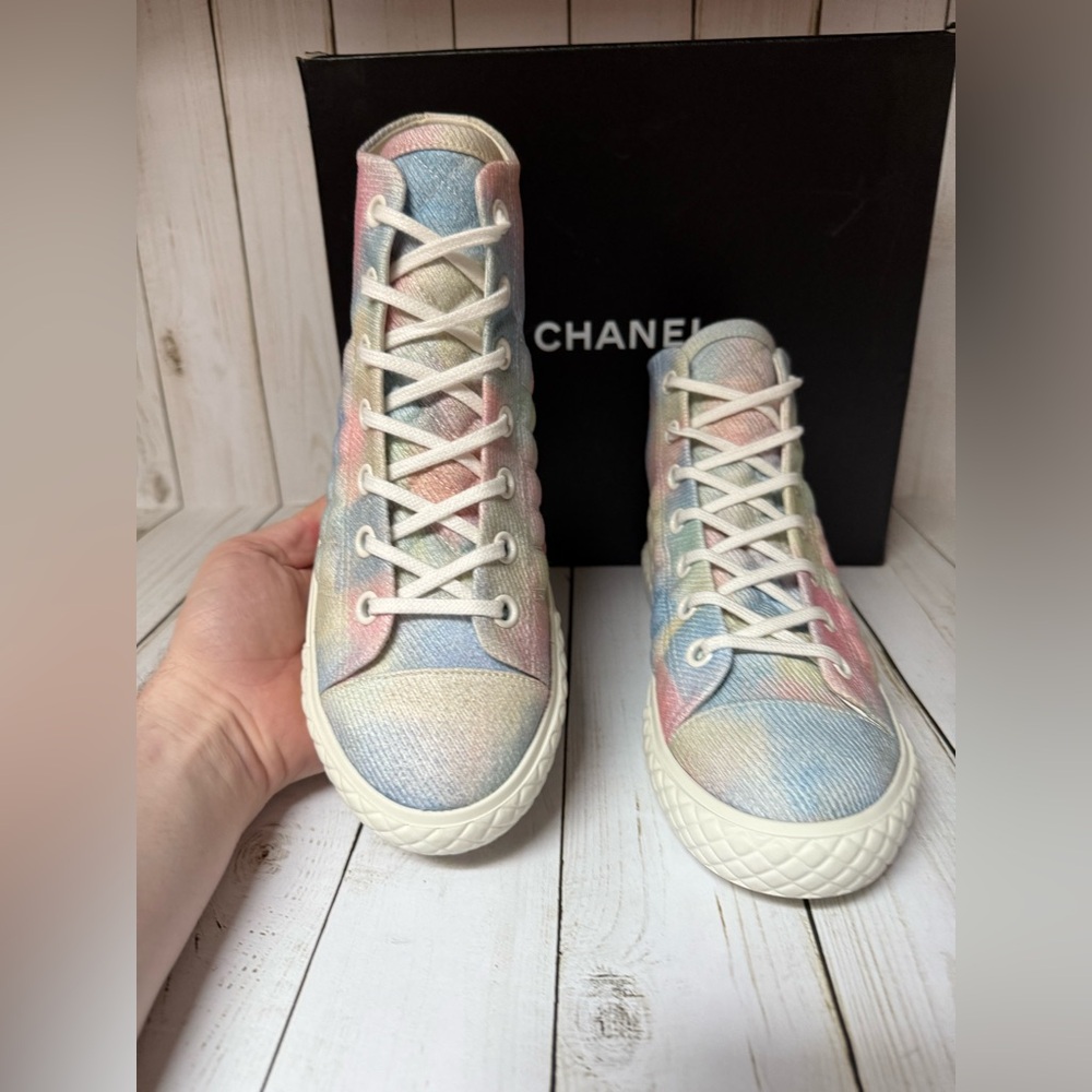 CHANEL Printed Fabric Quilted High Top Sneakers Green/Pink/Blue/White Sz 39 / 9 - Picture 7 of 13